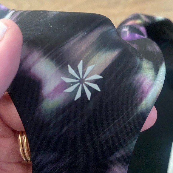 Athleta 2 Pack Ultimate Bra Black & White Lyra Garden-Size S - Picture 8 of 9